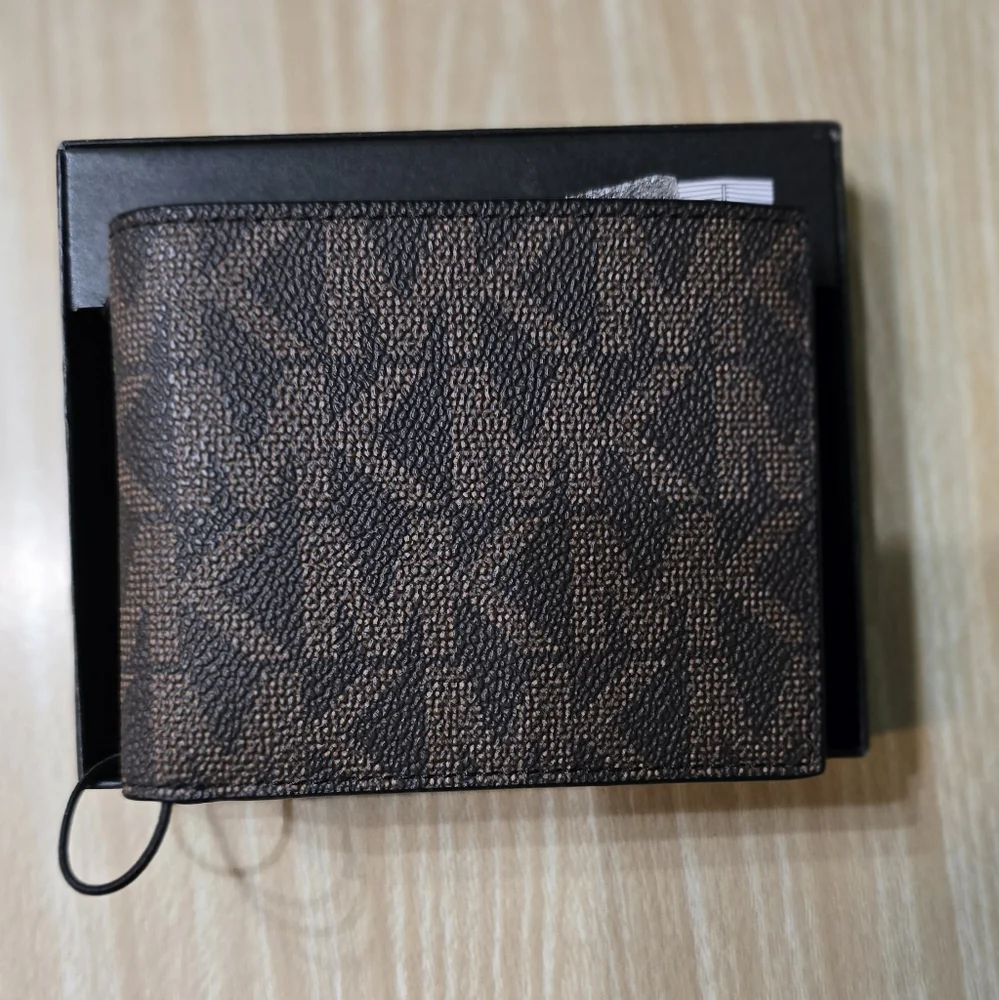 NWT Michael Kors Jet Set Men’s Slim Billfold Wallet Logo MK color Brown